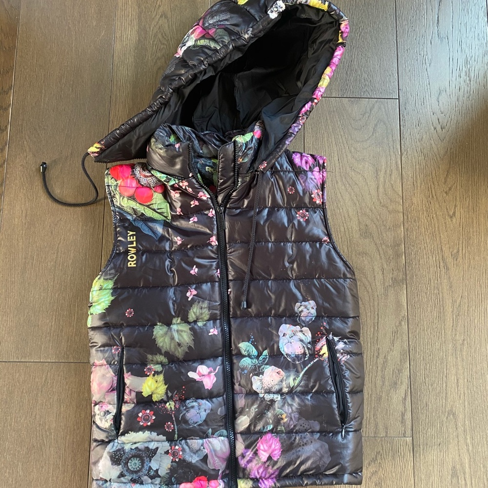 Rowley Floral Vest !!